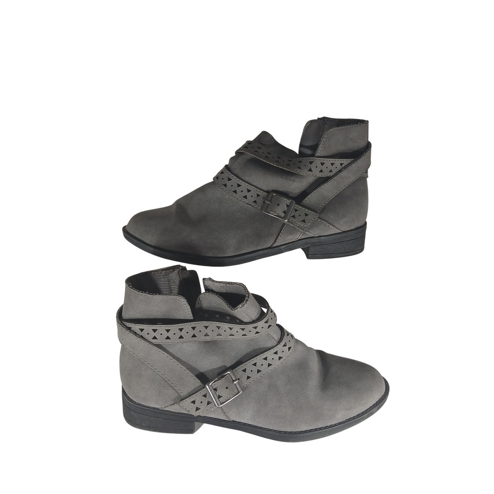 Zoe & Zac Ankle Boots 4 Grey Laser Cut Buckle Strap Boho‎ Indie Booties
